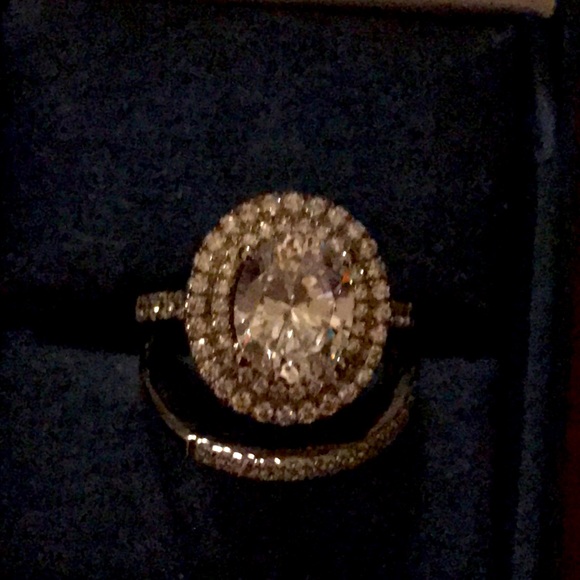 Bradford Exchange sterling silver ring set. - Picture 4 of 9